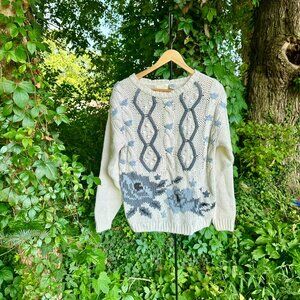 Needles & Yarn Cable knit White and Blue Floral Crewneck Sweater Pullover Medium